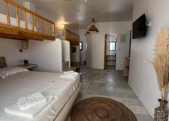 Blue In Naxos * Naxos City